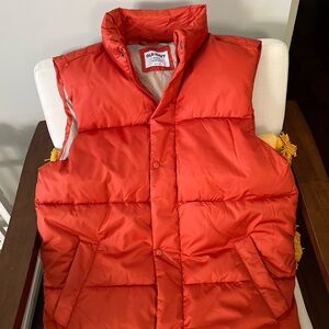 Stay Warm and Stylish with the Old Navy Water-Resistant Puffer Vest for Men